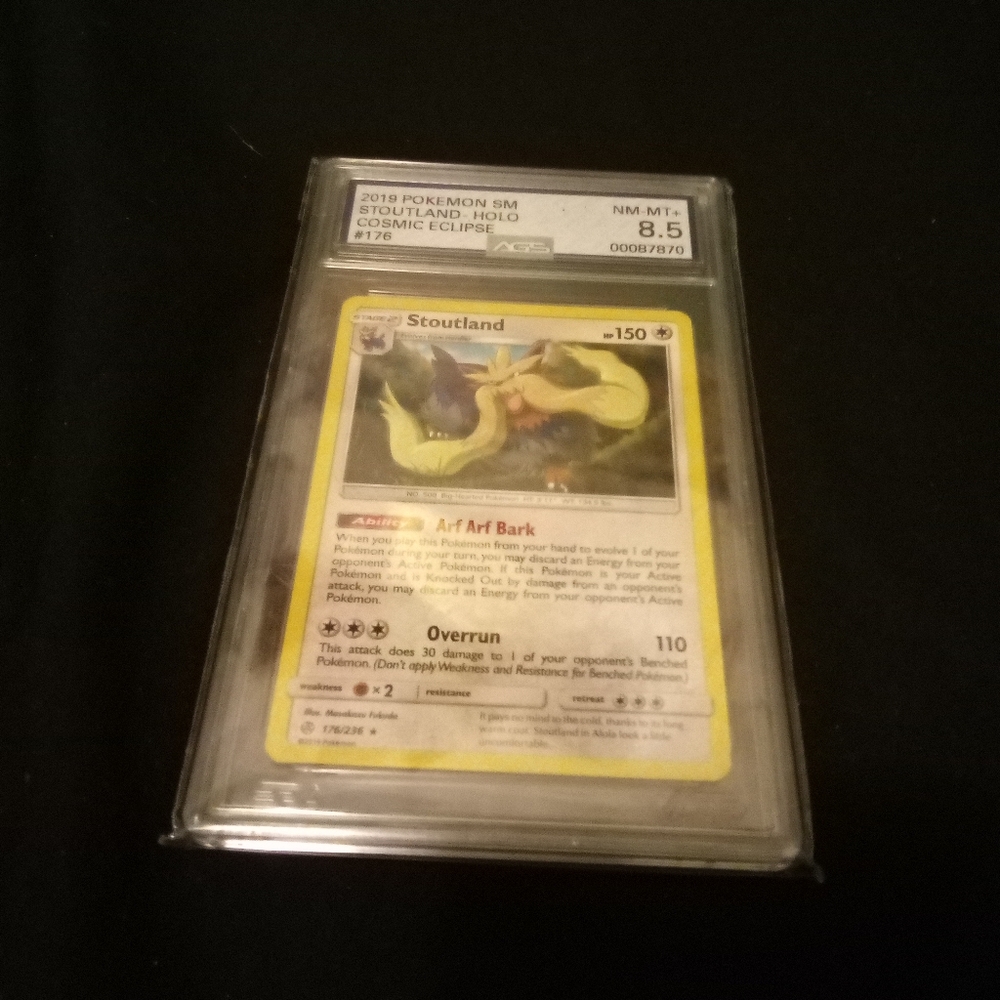 2019 Pokemon SM Stoutland Holo #176 Cosmic Eclipse AGS 8.5